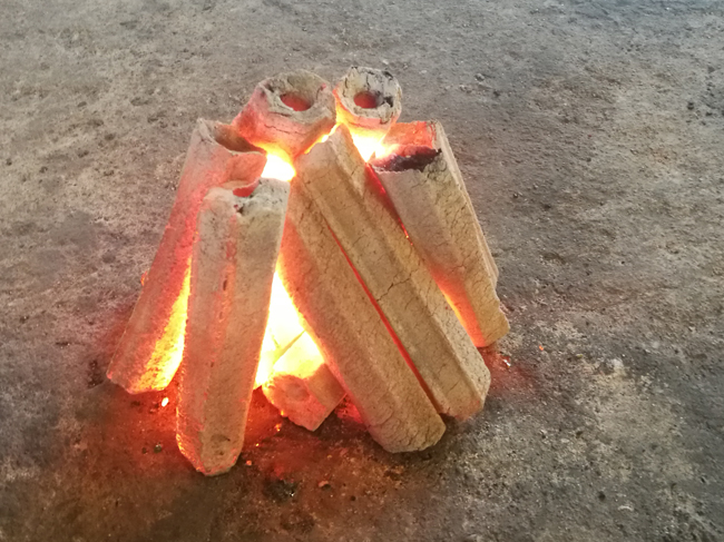 高温六角机制木炭燃烧